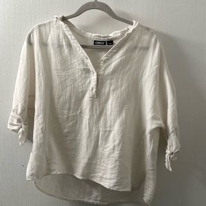 ONLY white shirt